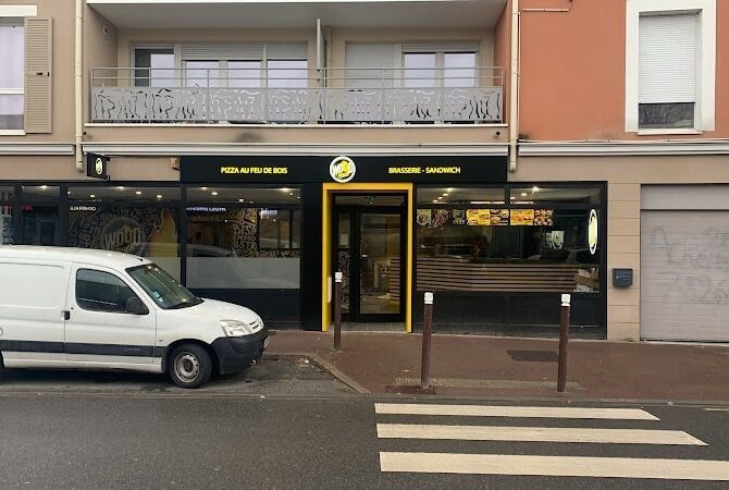 Restaurant Wood Touch à Achères, France