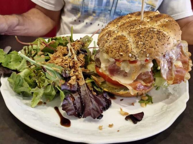 Restaurant Xabi-krakada à Saint-Jean-de-Luz, France