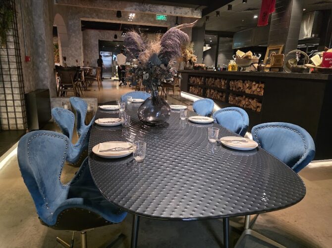 Restaurant 11 Woodfire à Dubaï, Émirats arabes unis