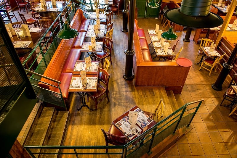 Restaurant 3 Brasseurs Éragny-Sur-Oise à Éragny, France