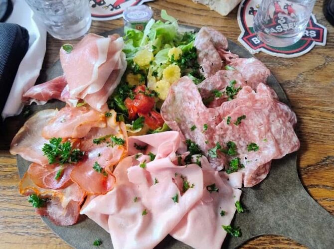 Restaurant 3 Brasseurs Éragny-Sur-Oise à Éragny, France