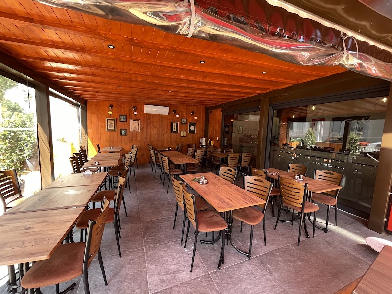 Restaurant A la table de Mevlana : Konya Etliekmek à Schiltigheim, France