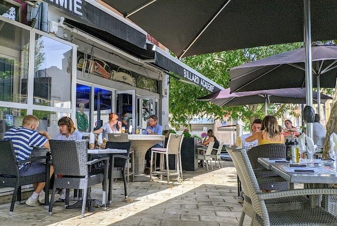 Restaurant Académie de Billard à Orange, France