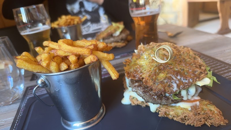 Restaurant After Get / Get a pan à Bogève, France