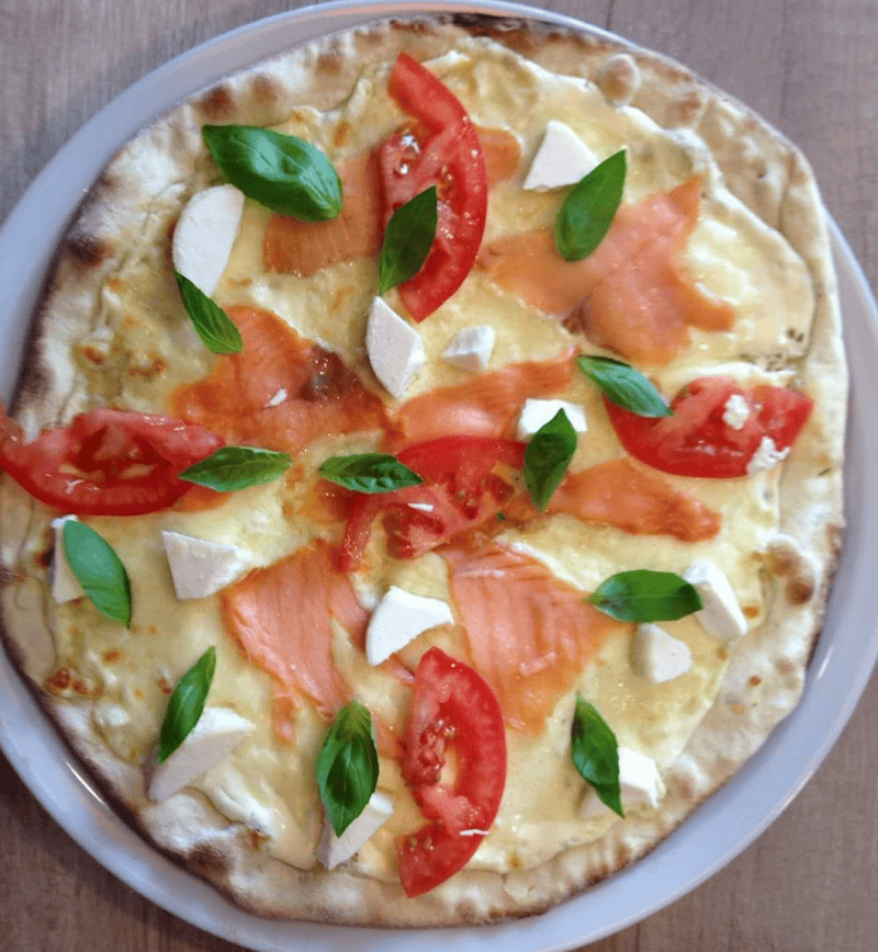 Restaurant Artisanal Pizza🍕 à Saint-Germain-du-Puy, France