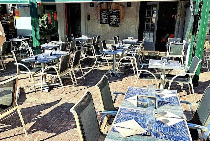 Restaurant AU 10 PLACE DU MARCHÉ. à Palavas-les-Flots, France