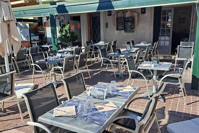 Restaurant AU 10 PLACE DU MARCHÉ. à Palavas-les-Flots, France