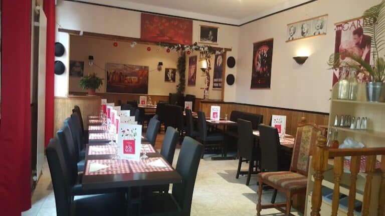 Restaurant Au Bouquet à Ivry-sur-Seine, France — photo 1