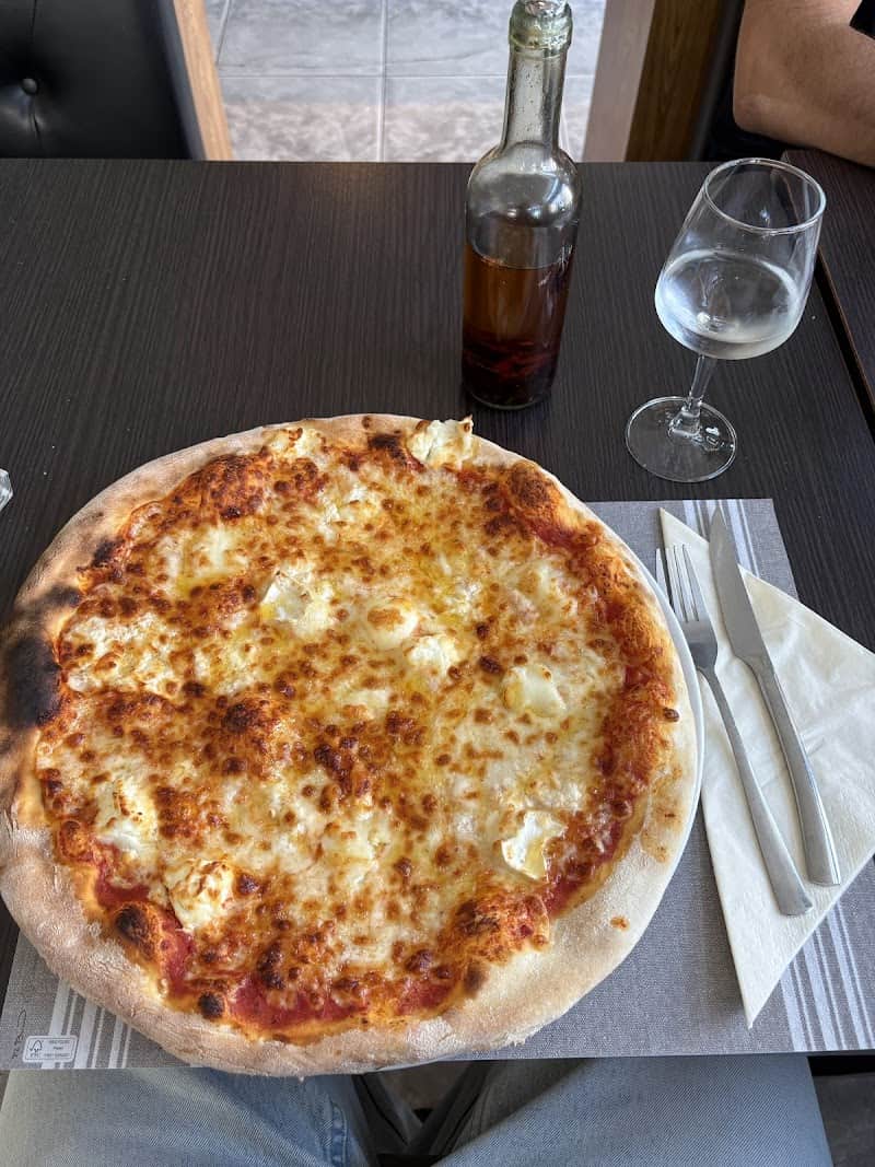 Restaurant Au Bouquet à Ivry-sur-Seine, France