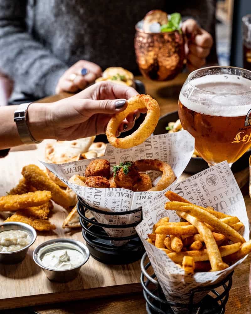 Restaurant Au Bureau – Pub et Brasserie à Saint-Ouen-sur-Seine, France