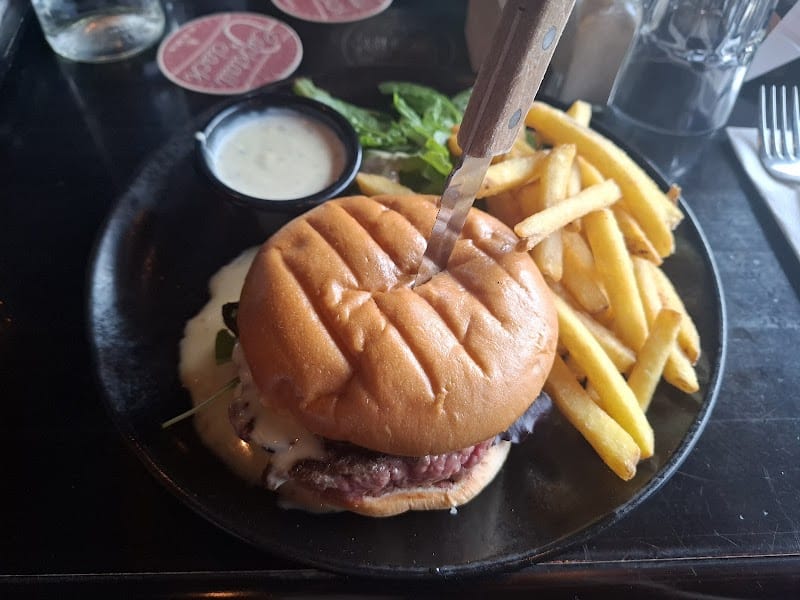 Restaurant Au Bureau – Pub et Brasserie à Éragny, France