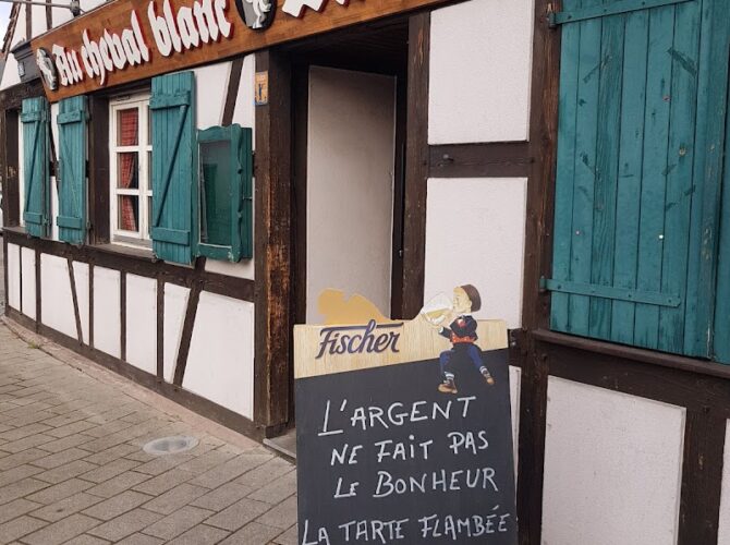 Restaurant AU CHEVAL BLANC Win & Bierstub Atypique à Schiltigheim, France