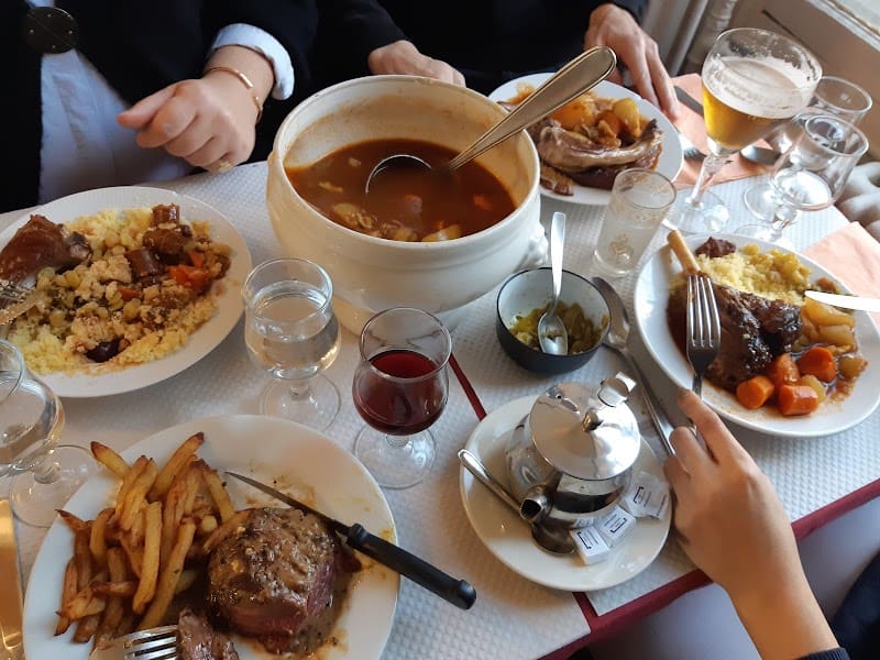 Restaurant Au Père Tout Va Bien à Gennevilliers, France
