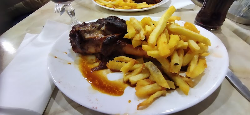 Restaurant Au Père Tout Va Bien à Gennevilliers, France
