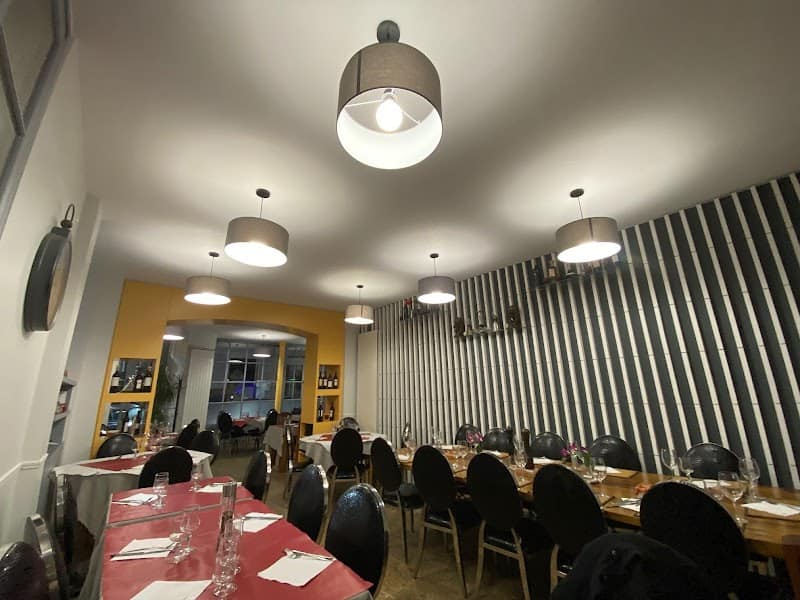 Restaurant Au Petit Châlet à Colombes, France