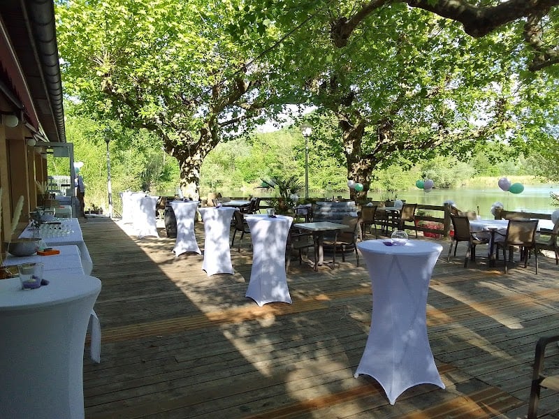 Restaurant AUBERGE DES TROIS DEPARTEMENTS à Brégnier-Cordon, France