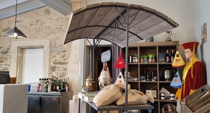 Restaurant Auberge La Calèche. à Peyrens, France