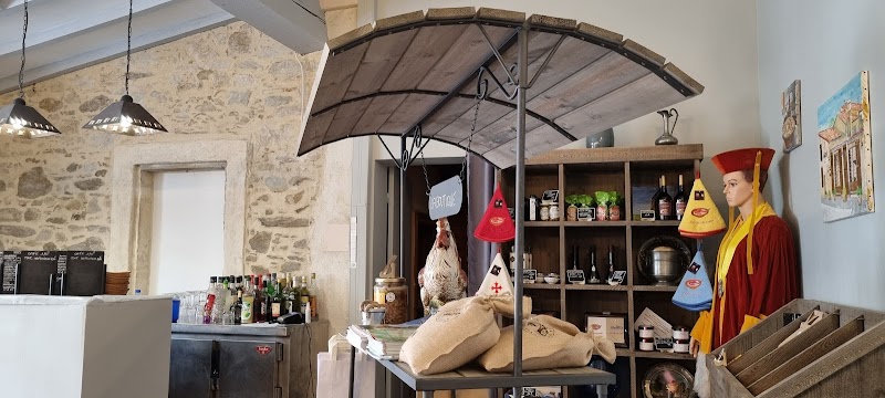 Restaurant Auberge La Calèche. à Peyrens, France