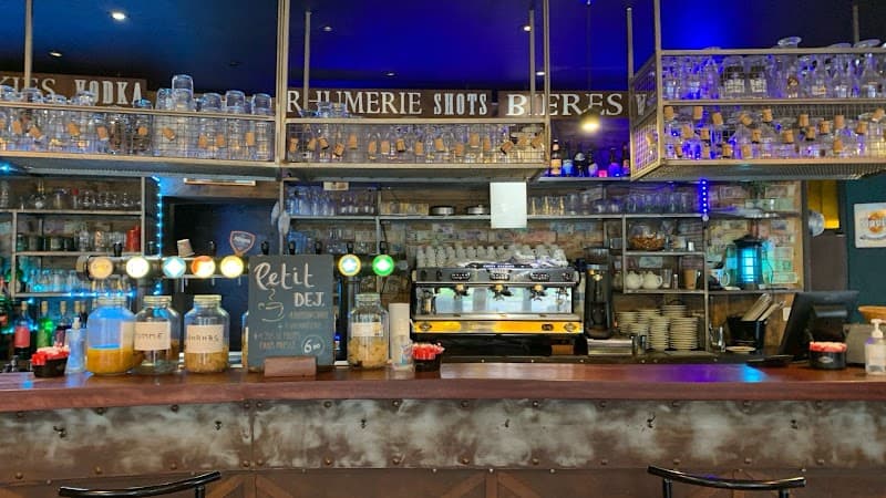 Restaurant Aux 3 Mi-temps à Ivry-sur-Seine, France