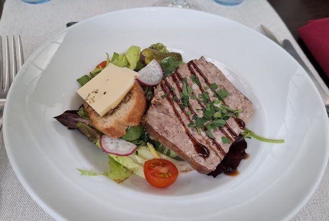 Restaurant Aux Petits Oignons à Éragny, France