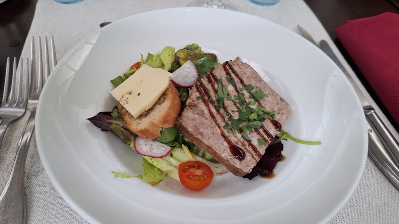 Restaurant Aux Petits Oignons à Éragny, France