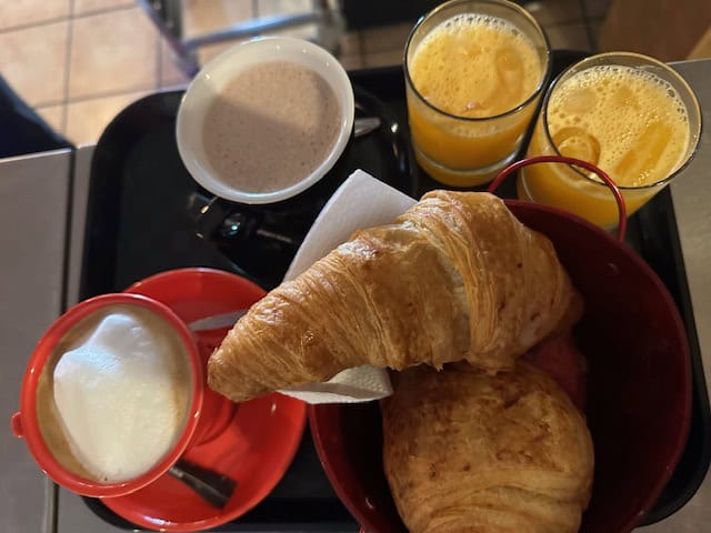 Restaurant Aux saveurs du sud Fabrique a Tielles-Boutique à Marseillan, France