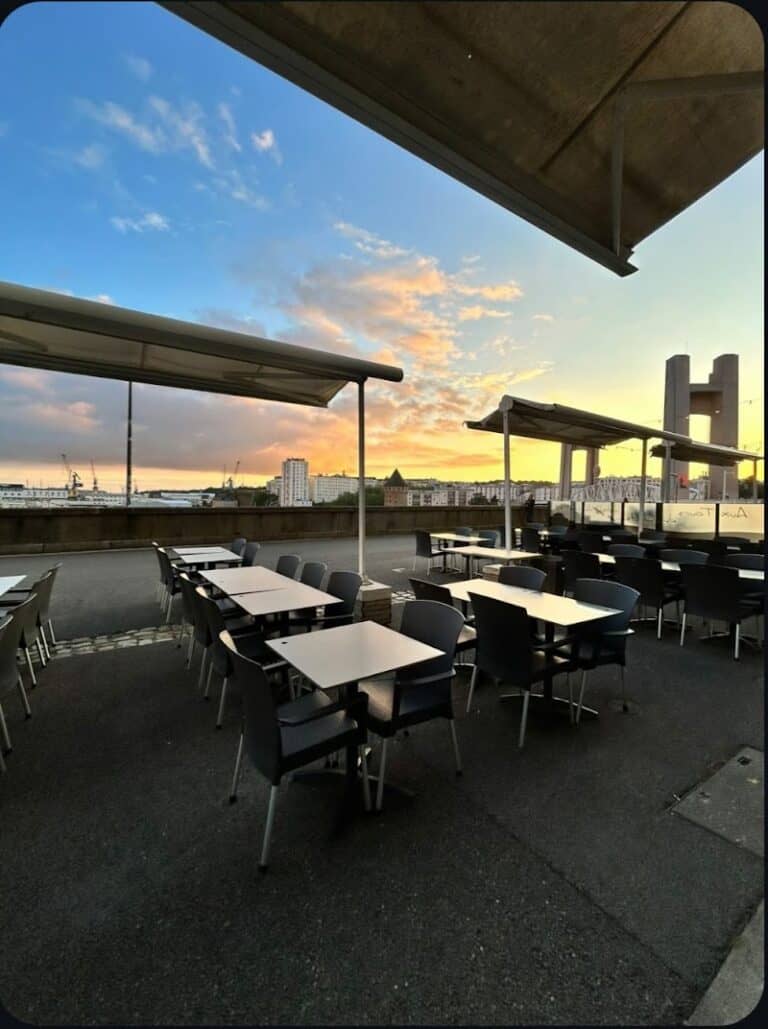 Restaurant Aux Tours du Château à Brest, France — photo 1