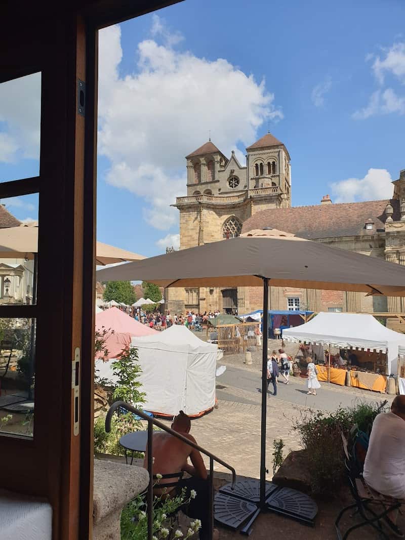 Restaurant Aux Trois Topines à Souvigny, France