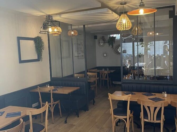 Restaurant Bar Moderne à Pontoise, France