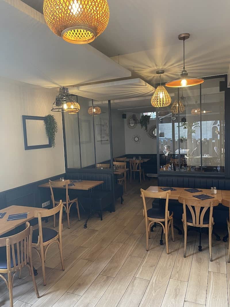 Restaurant Bar Moderne à Pontoise, France