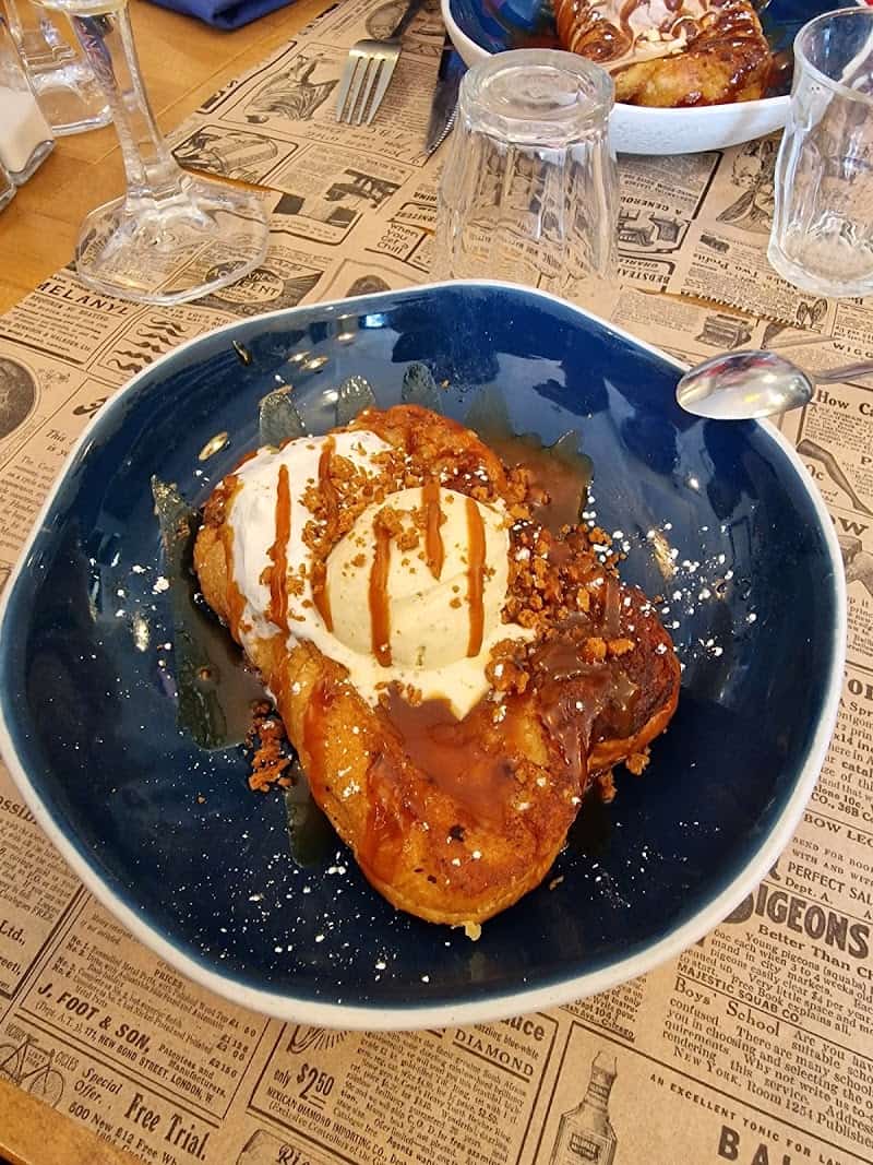 Restaurant Bar Moderne à Pontoise, France