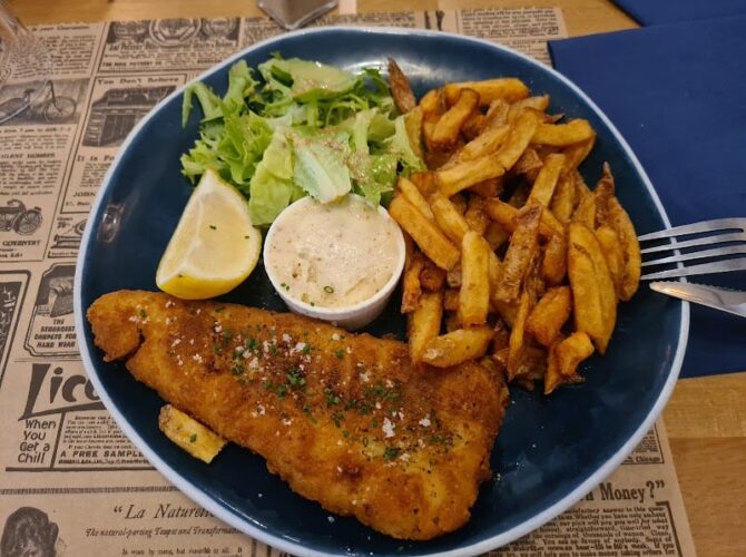 Restaurant Bar Moderne à Pontoise, France