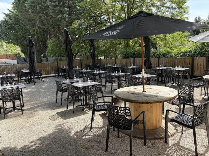 Bar Restaurant Le Germinal à Mimet, France