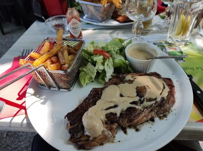Bar Restaurant Le Germinal à Mimet, France