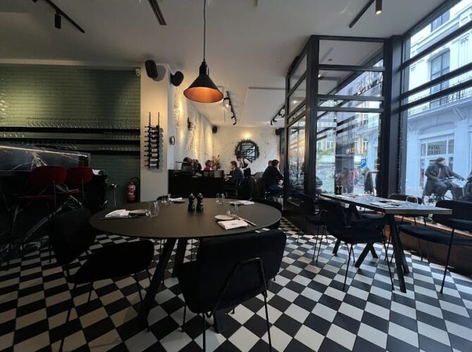 Restaurant Bar Riga 🇮🇹 à Anvers, Belgique