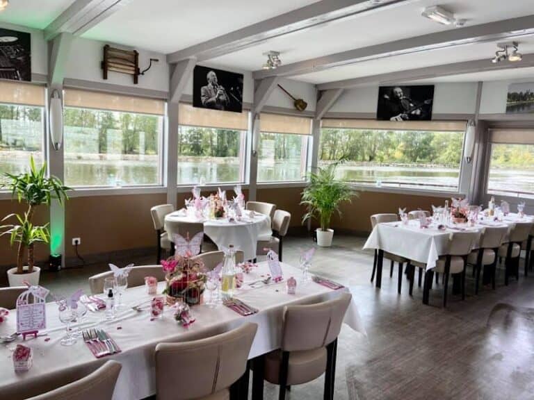 Restaurant Bateau Lavoir Orléans à Orléans, France — photo 1