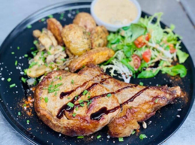 Restaurant Bateau Lavoir Orléans à Orléans, France