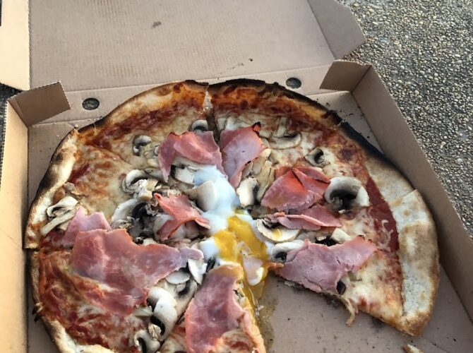 Restaurant Beach Pizz à La Trinité-sur-Mer, France