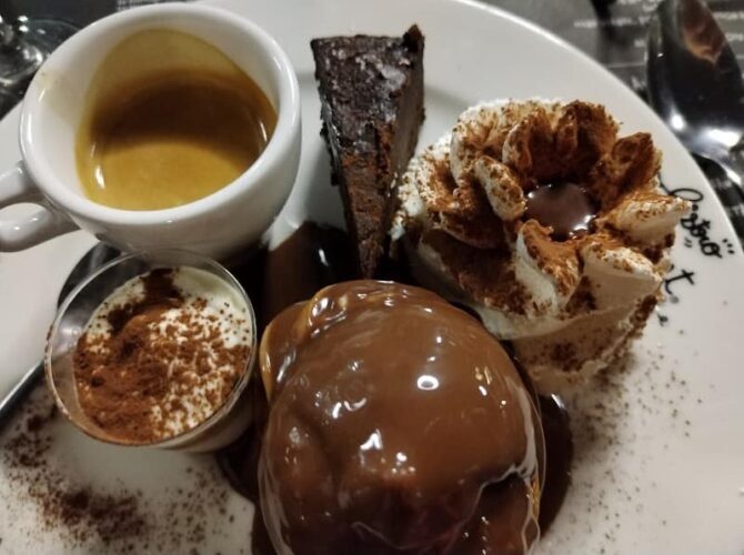 Restaurant Bistro Régent La Péniche à Bordeaux, France