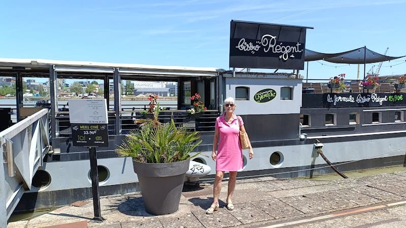 Restaurant Bistro Régent La Péniche à Bordeaux, France