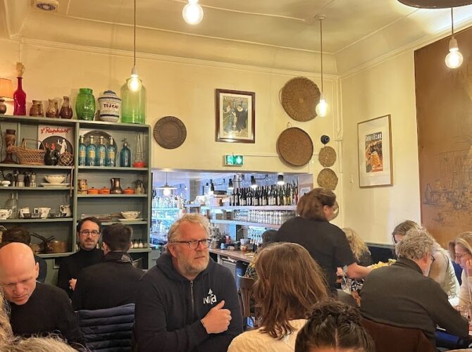 Restaurant Bistrot Des Rosiers à Saint-Ouen-sur-Seine, France