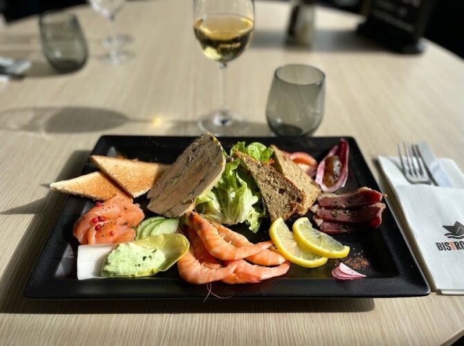 Restaurant Bistrot Du Port à Plobannalec-Lesconil, France