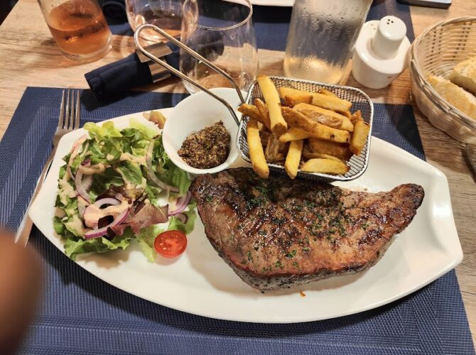 Restaurant Blue Marine à Villeneuve-sur-lot, France