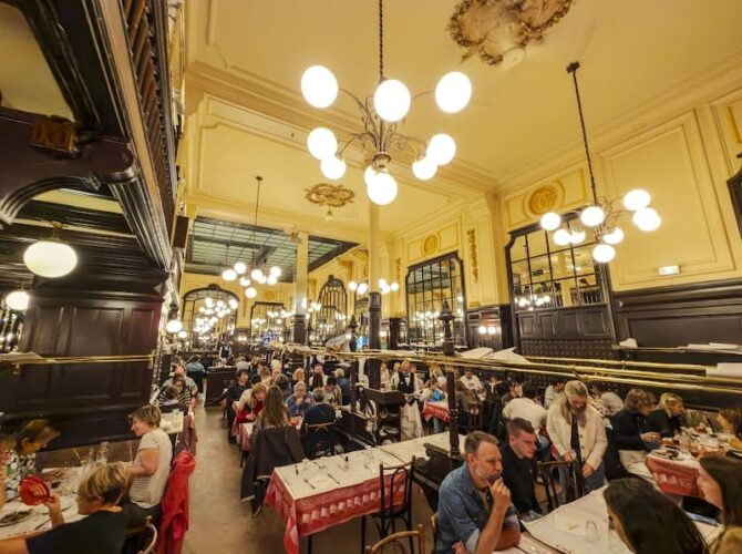 Restaurant Bouillon Chartier Grands Boulevards à Paris, France
