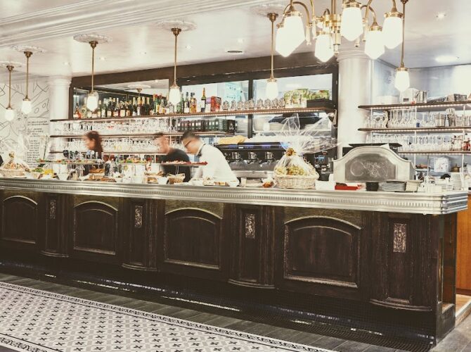 Restaurant Brasserie 1901 à Courbevoie, France