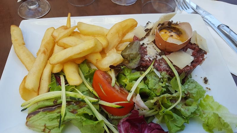 Restaurant Brasserie l’Anjou à Levallois-Perret, France