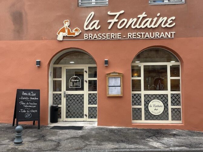 Brasserie Restaurant La Fontaine à Gray, France