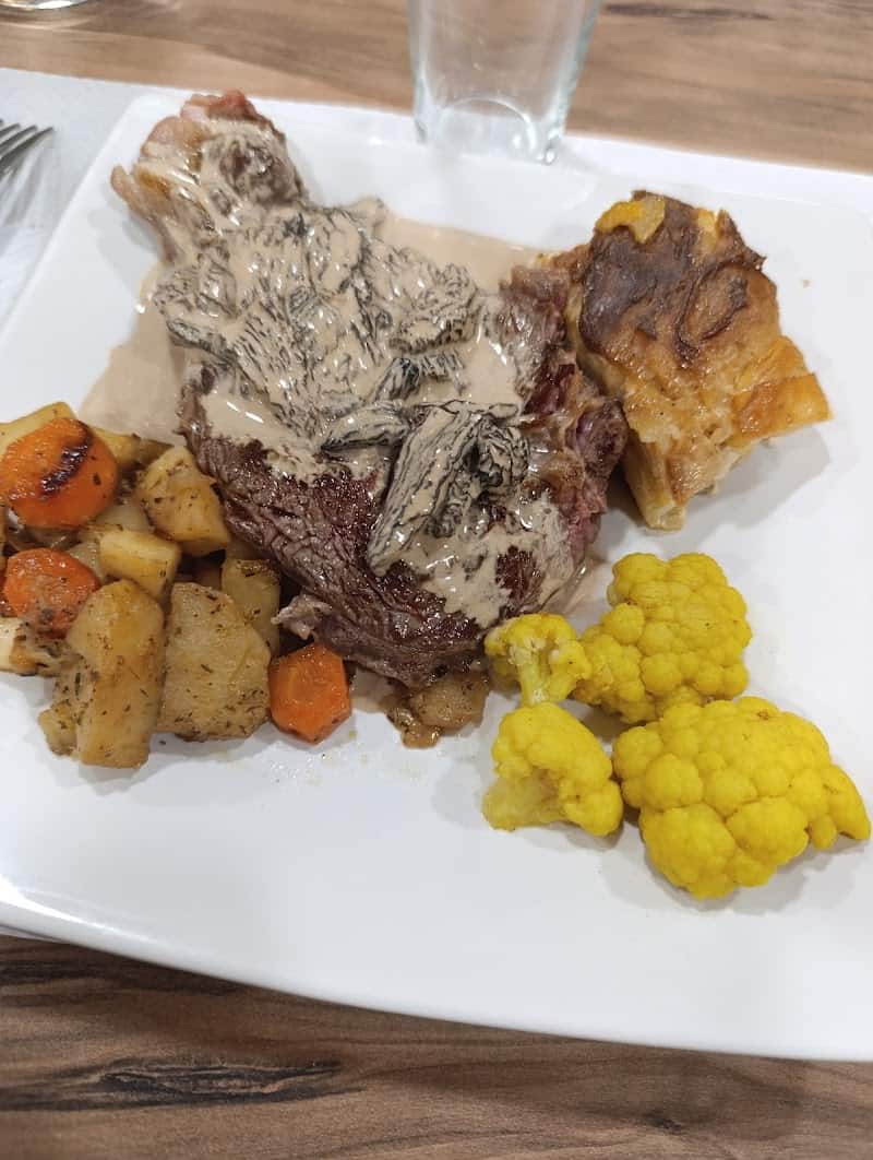 Brasserie Restaurant La Fontaine à Gray, France