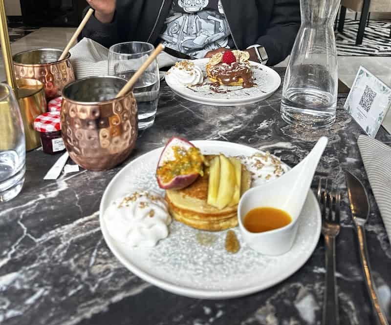 Restaurant Brunch à L’ Ambassade à Gennevilliers, France