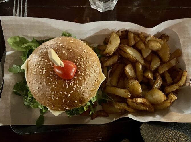 Restaurant Burger Shop à Rochefort, France